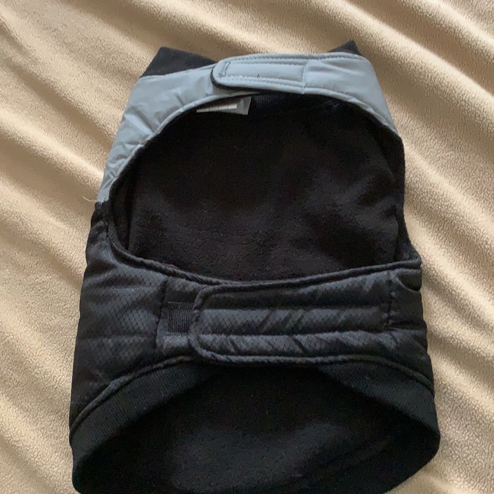Size medium coat - Picture 2 of 3